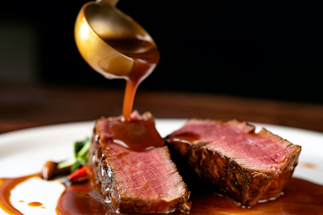 Jak se dělá omáčka demi-glace?